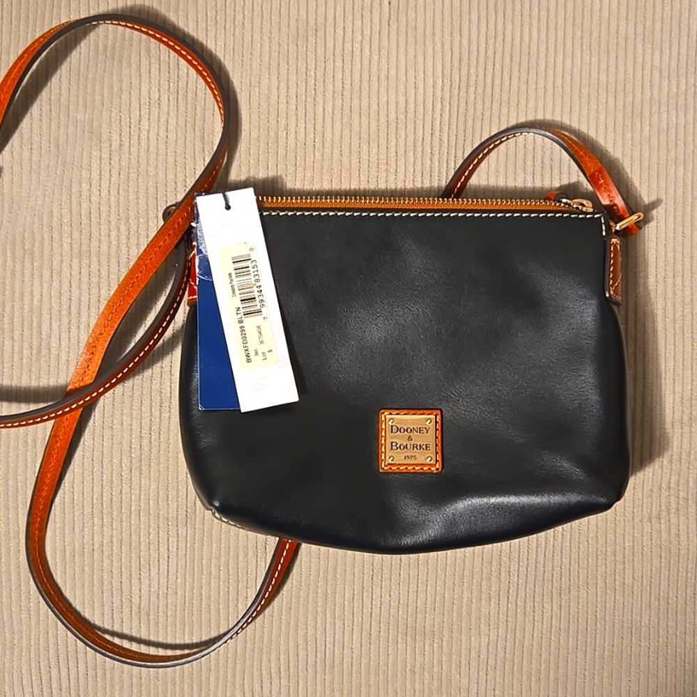 NWT Dooney & Bourke Crossbody Pouchette